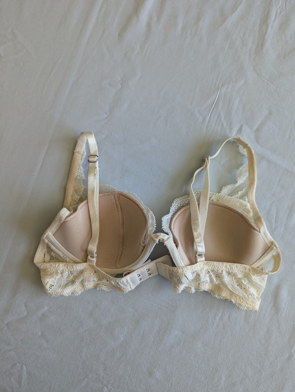 Calvin Klein Perfectly Fit Lace Plunge Bra - Picture 7 of 10